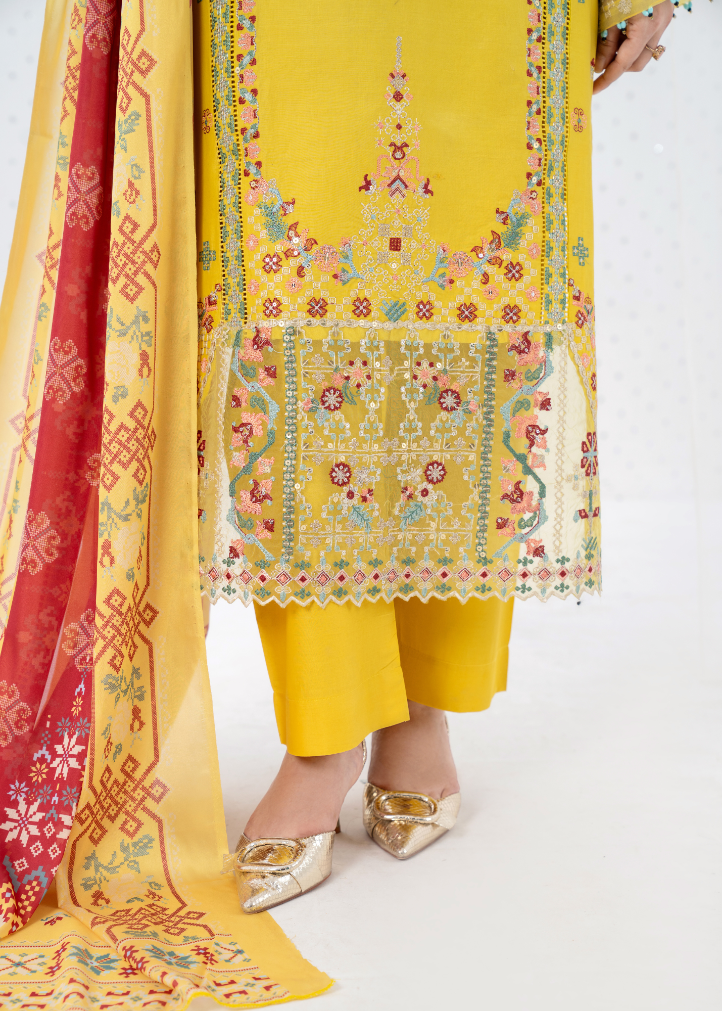 Elegant Summer 3PC Embroided Lawn Suit