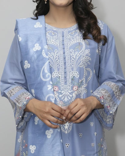 Signature Embroidered Lawn 3 Piece Suit
